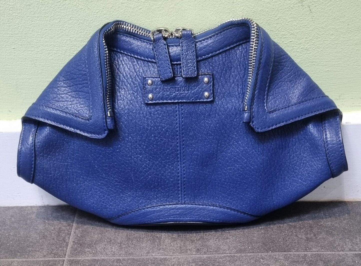 Gorgeous Genuine Alexander McQueen Women's Blue Clutch Bag