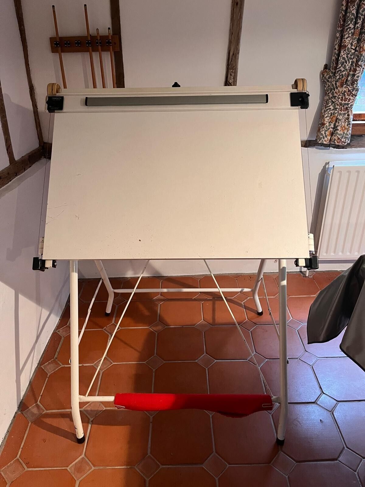 White Metal Freestanding Drawing Board