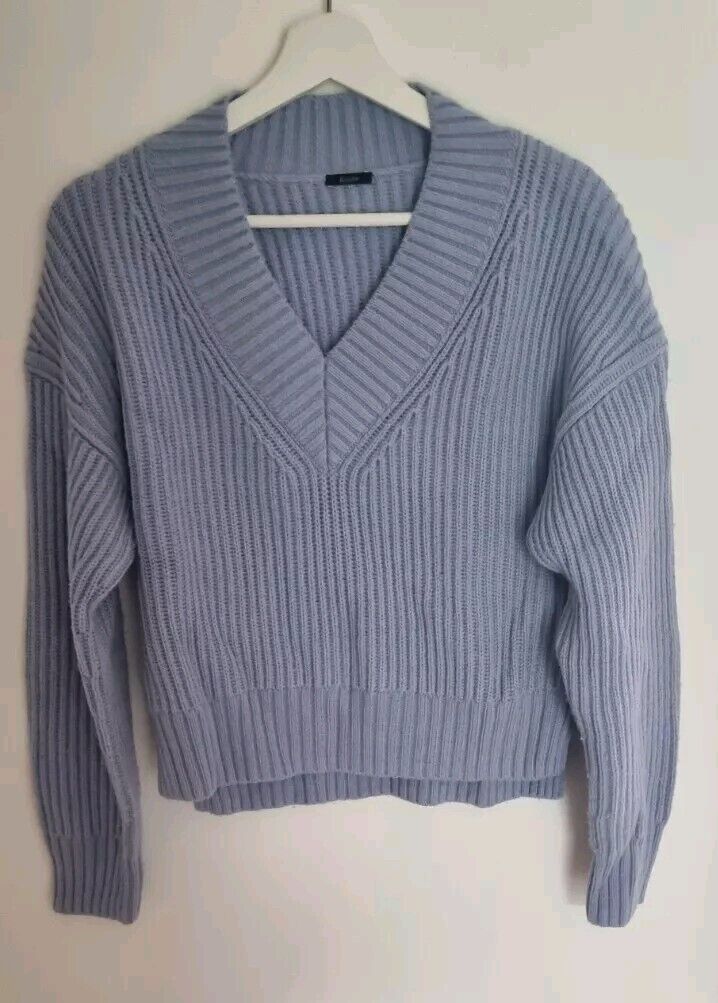 Joseph Women's Blue Chunky Knit Cropped V Neck Pullover, Jumper Size XS