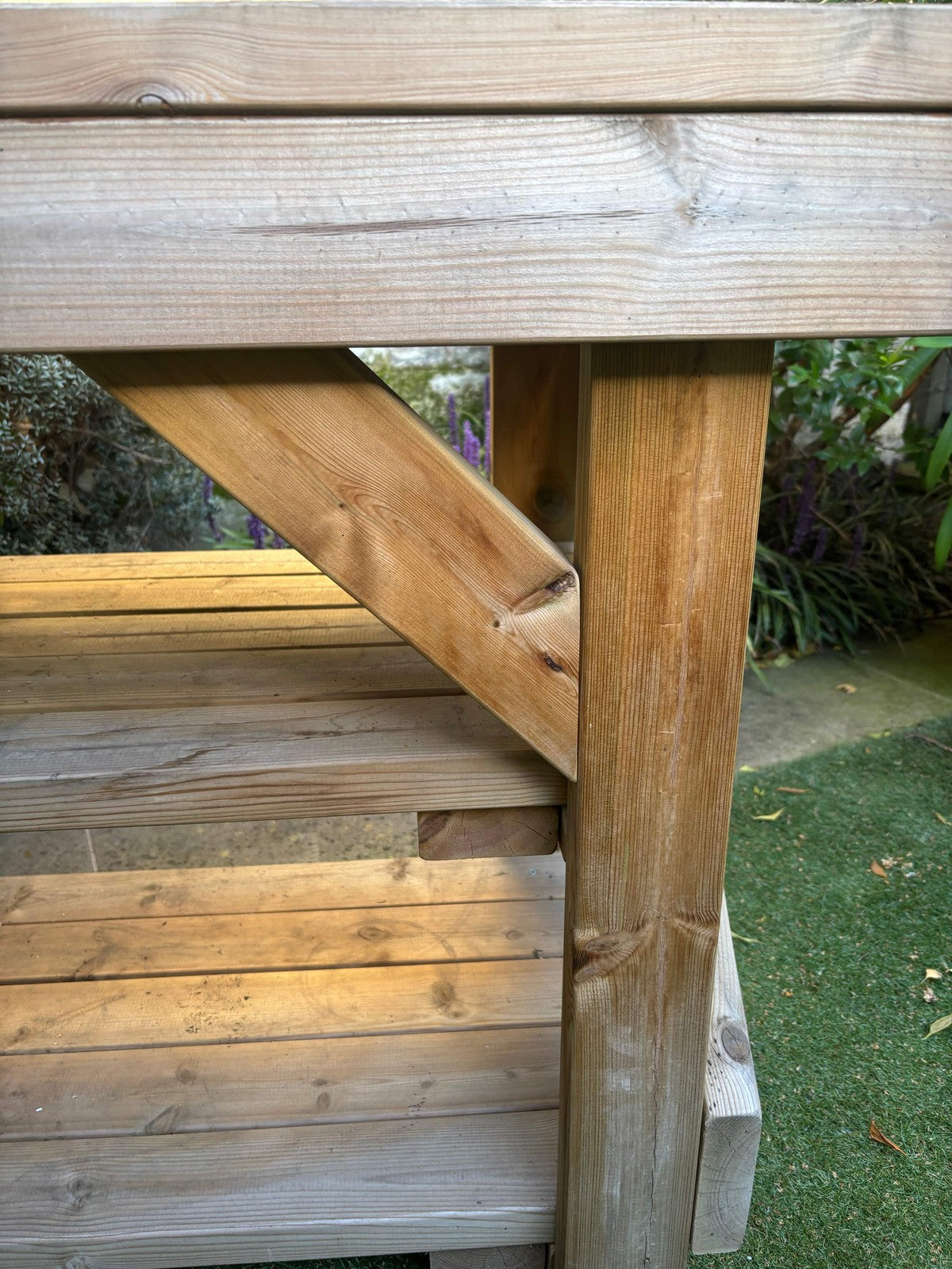 Outdoor BBQ Table1