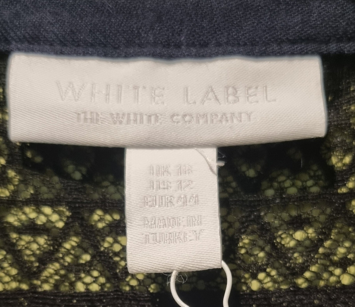 8572960