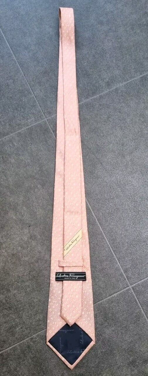 Salvatore Ferragamo Men's 100% Silk Pink Tie