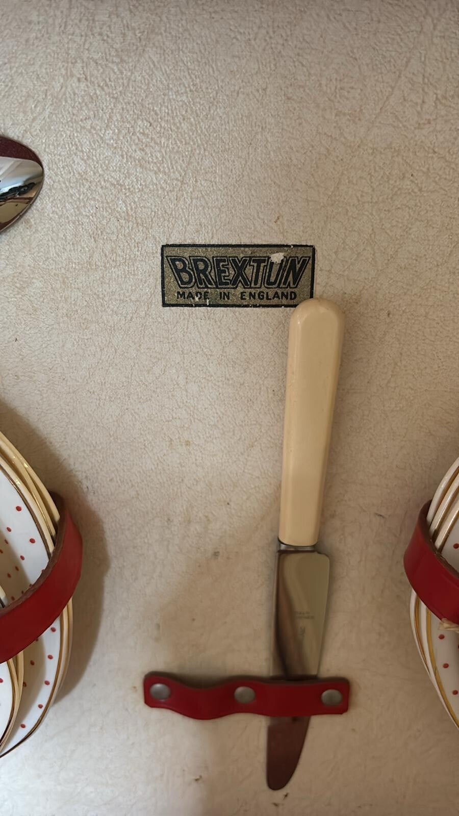 7603899