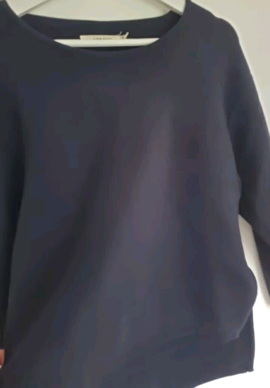 J Brand Women's Navy Blue Long Sleeved Heavier Weight Top With Stretc Size Small