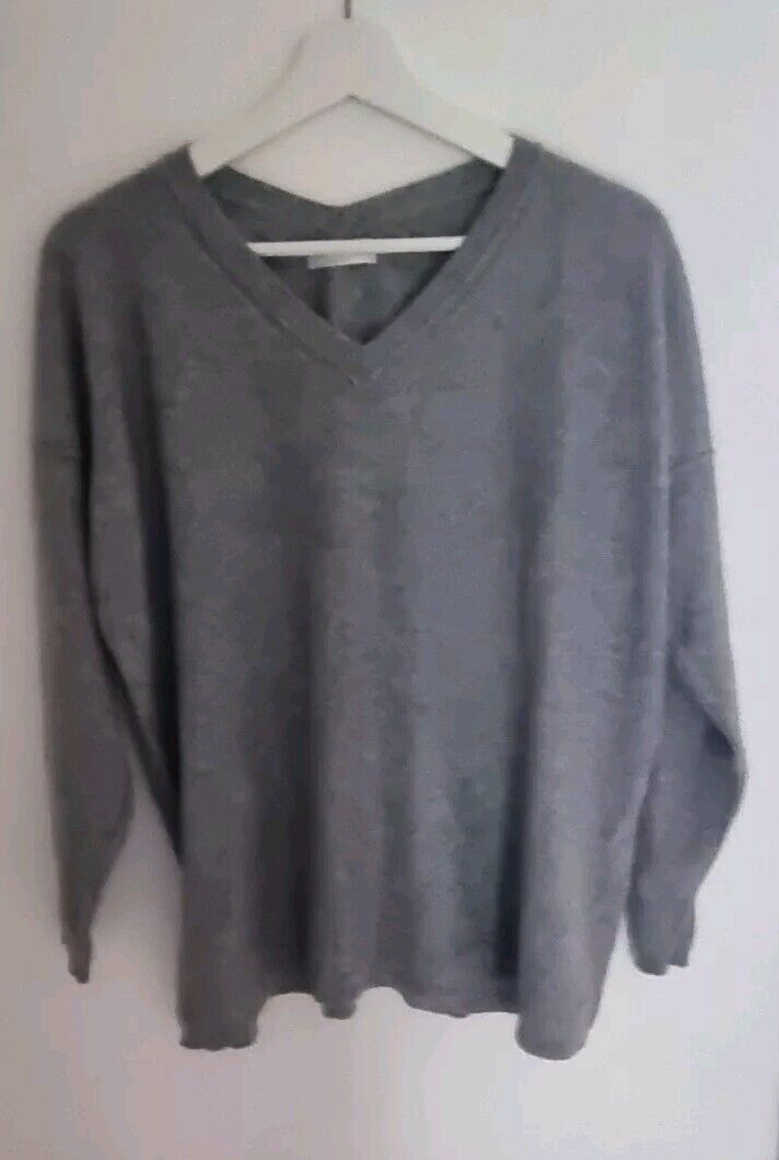 Katia Serafini Women's Grey V Neck Wool, Viscose, Cashmere Mix Pullover Size F42