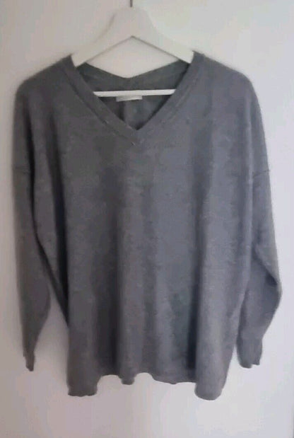 Katia Serafini Women's Grey V Neck Wool, Viscose, Cashmere Mix Pullover Size F42