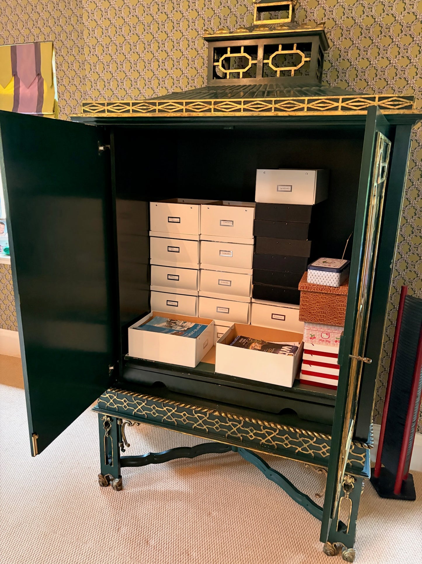 Dark Green Chinoiserie Cabinet with Gold Decoration