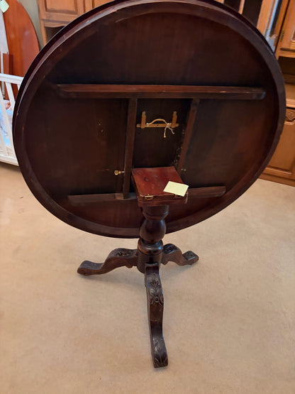 Mahogany Tripod Tilt Circular Table