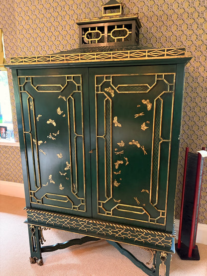 Dark Green Chinoiserie Cabinet with Gold Decoration