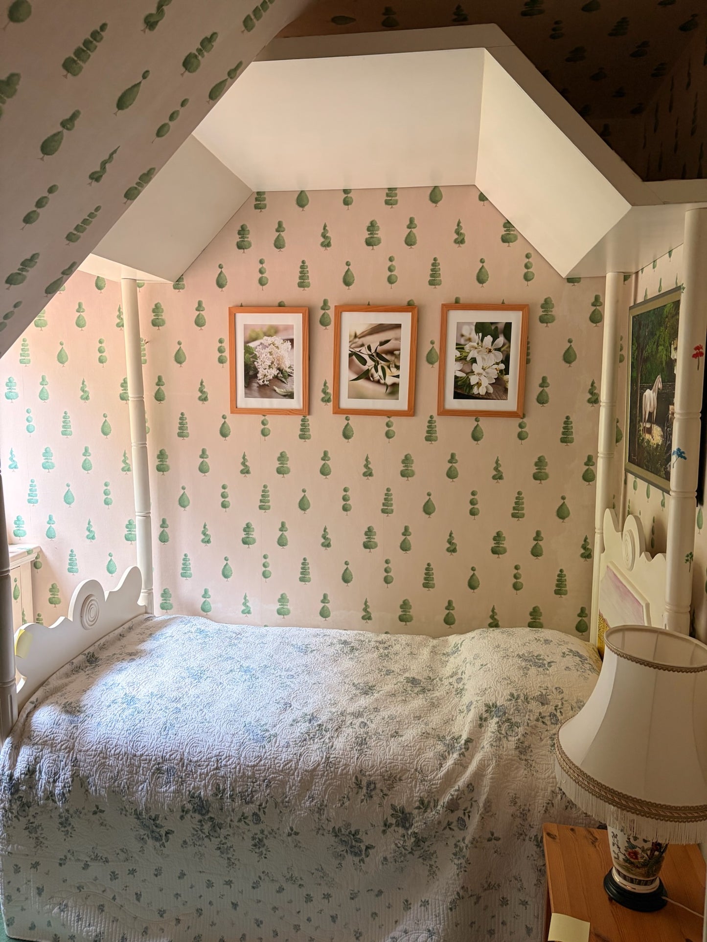 4 Poster Single Painted Bed