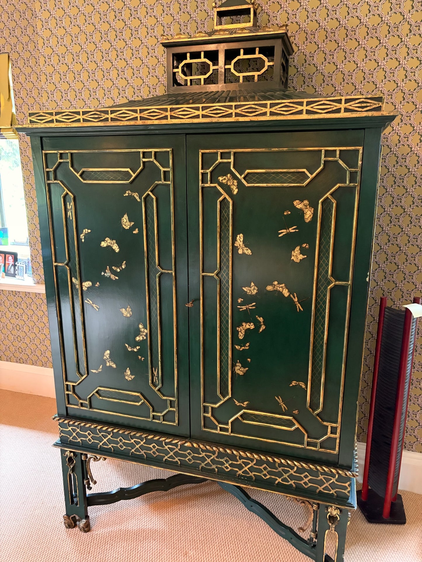 Dark Green Chinoiserie Cabinet with Gold Decoration