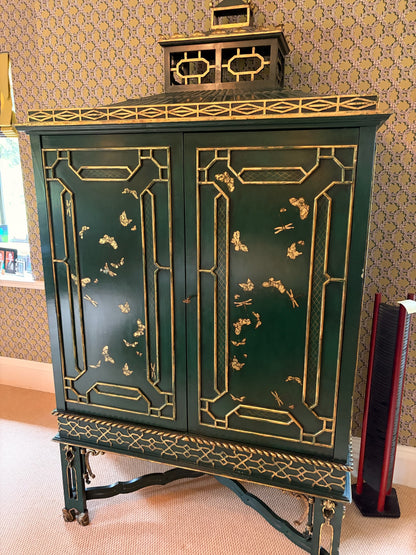 Dark Green Chinoiserie Cabinet with Gold Decoration