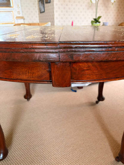Mahogany Extendable Circular Table