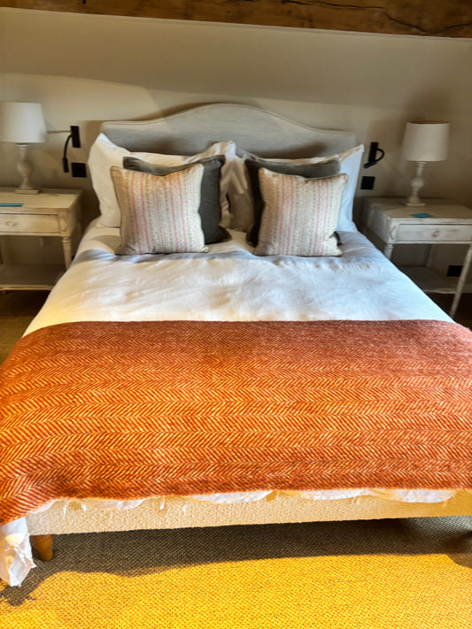 Darlings Yarmouth King size Bed with Boucle Headboard