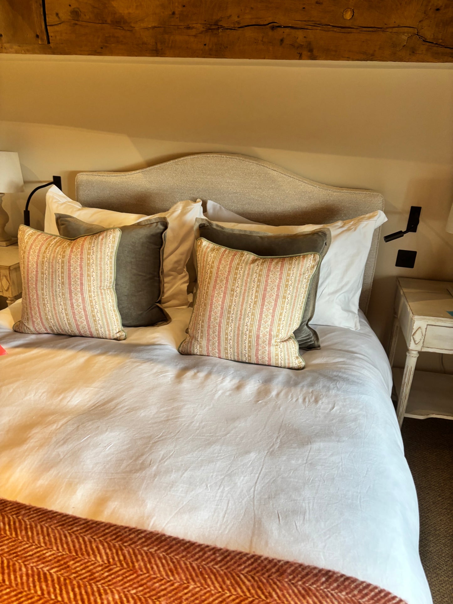 Darlings Yarmouth King size Bed with Boucle Headboard