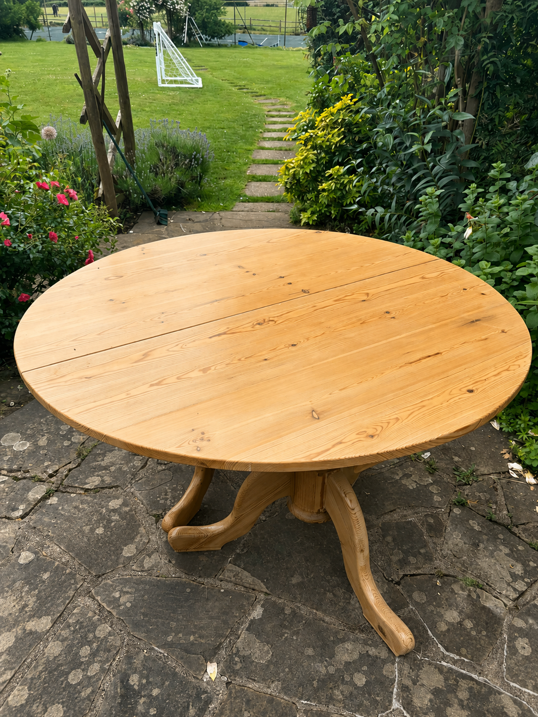 Round Wooden Kitchen Table with Sleeve