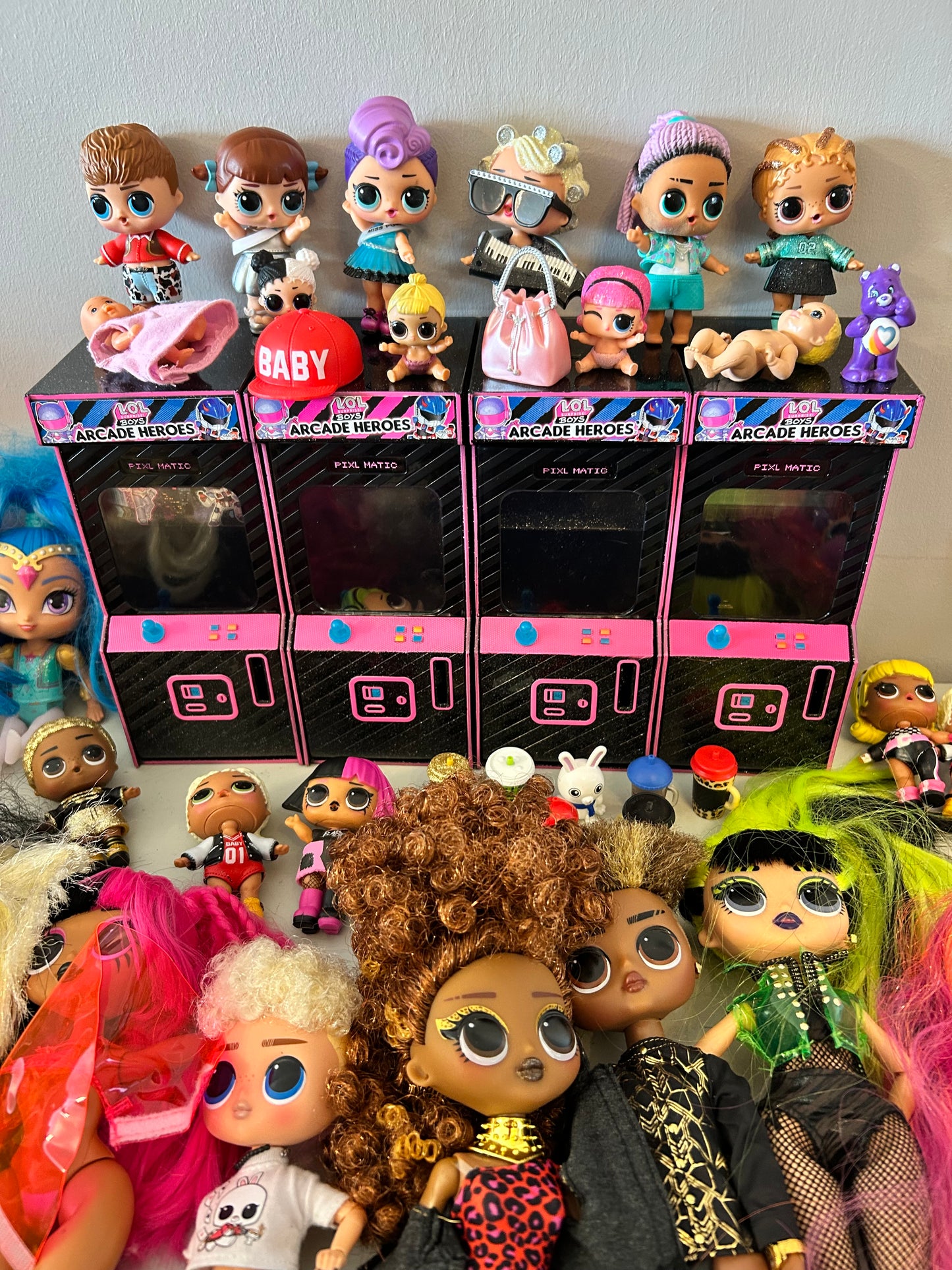 Large Bundle of LOL Dolls and accessories