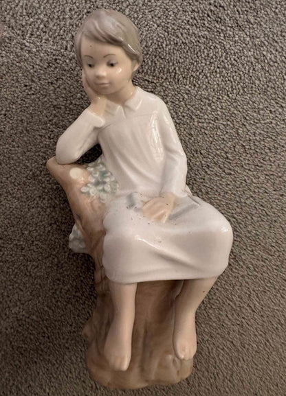 Vintage Lladro Little Boy Thinking