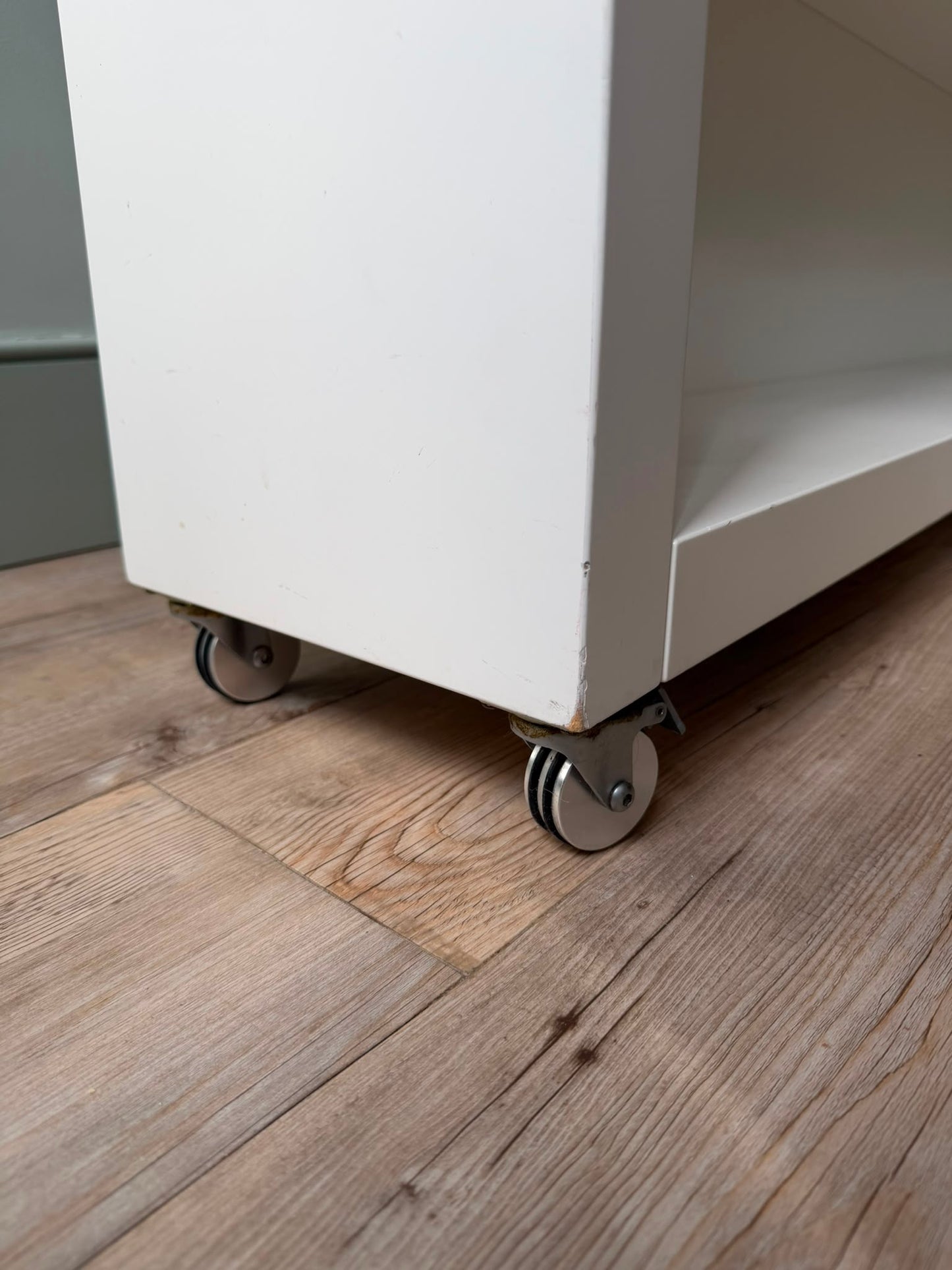 Console Unit on Castors